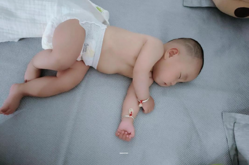 保定4个月宝宝特点